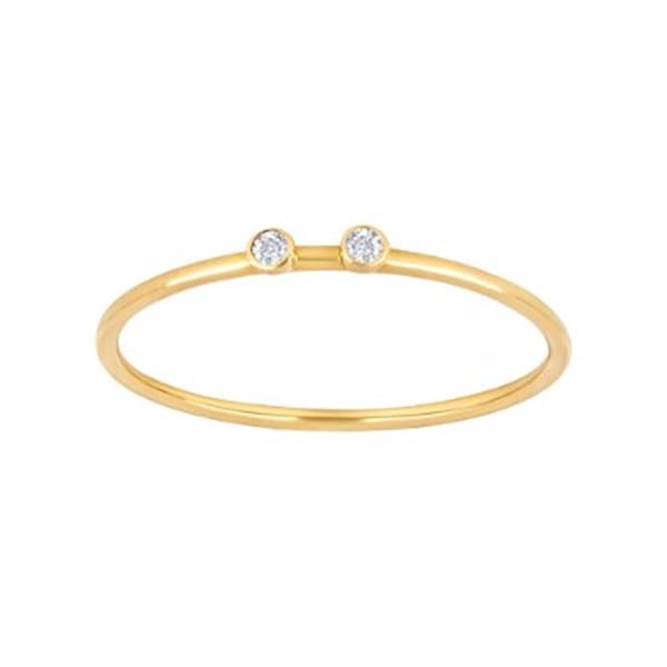 Siersbøl\'s Smuk enkel ring i 8 kt guld med 2 glitrende zirkonia i rørfatning. (10830390300)