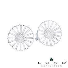 18 mm Marguerit �reclips i hvid med s�lv fra Lund of Copenhagen