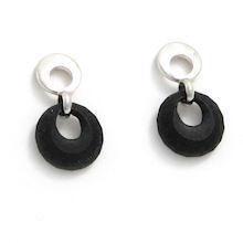 Hvidgulds �restikker med onyx