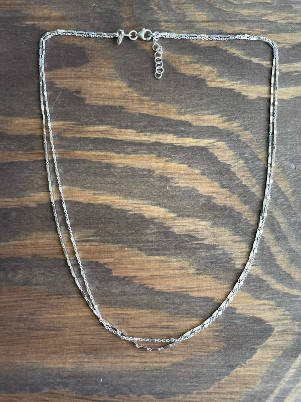 Dobbelt kæde i rhodineret sølv  TWO IN ONE, fra L&G