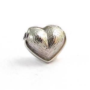 Per Borup Design 14 kt hvidgulds hjerte perlel�s med Ferskvands perlek�de