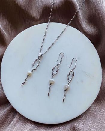 Seville CAPRI sølv vedhæng med perle og kæde