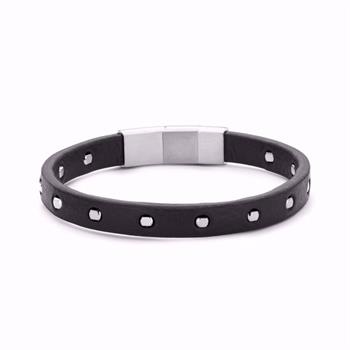 Sort læderarmbånd med jævnt fordelte metal studs og rektangulær metalspænde.