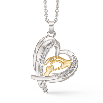 Sødt sølv hjertevedhæng med to hænder inden i, prydes med zirconia. Kæde på 45 cm medfølger fra Støvring Design