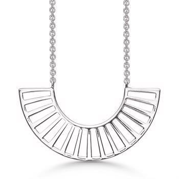 Støvring Design's halskæde i sølv med et halvcirkel vedhæng