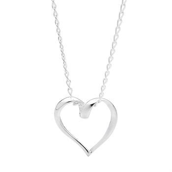 Snoet sølv hjerte med 45 cm sølvkæde