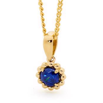 Romantisk guld mini blomster vedhæng med blå zirkonia og 45 cm forgyldt kæde fra Bee Jewelry