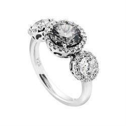 Image of Diamonfire fingerring i sterling sølv med en røg farvet zirkonia og to hvide