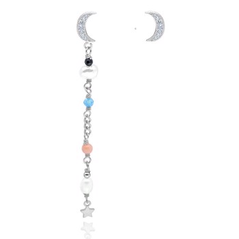 Evonne, Asymetrisk par af øreringe, sølv øreringe med måne, samt kæde, farvede smykkesten og lille stjerne fra danske WiOGA