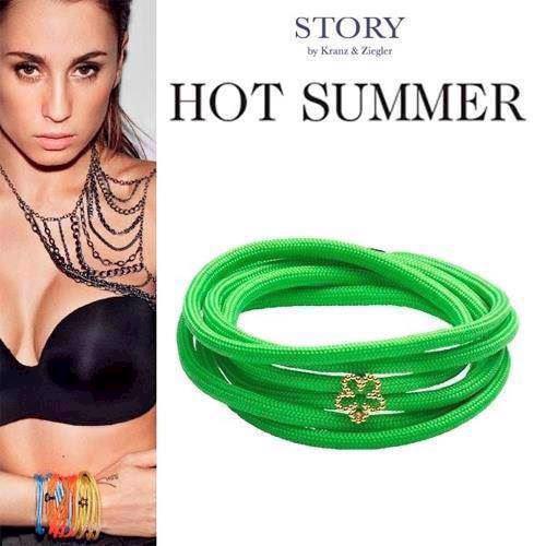 Image of Hot Summer Neongrønt armbånd med forgyldt sølv blomst