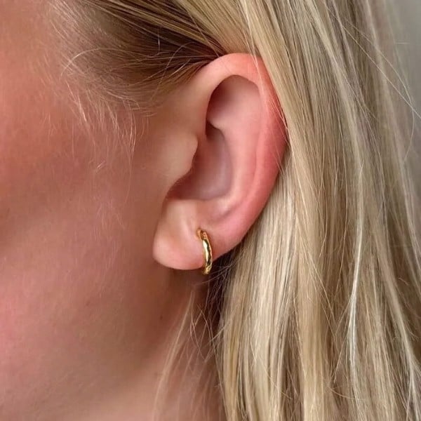 Smilla small hoops i forgyldt sølv i 12,5 mm fra MerlePerle