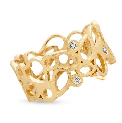 14 karat guld ring med 5 x 0,02 ct diamanter og hjerter, - og ru overflade - kun ringmål 58