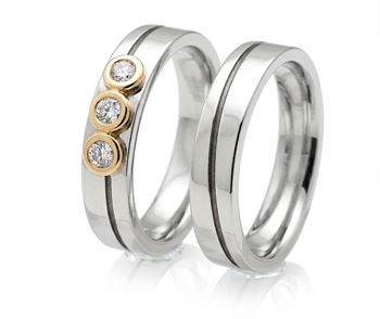 Randers Sølv ringe med zirkonia og flot blank overflader med sort rille