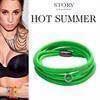 Hot Summer Neongrøn  armbånd med tilfædigt charm