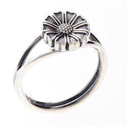 Image of 9 mm Marguerit oxideret sølv fingerring fra Lund Copenhagen. Str. 55*