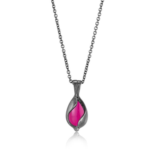 Lille oxideret Smykke Æg med Pink Onyx, fra Blicher Fuglsang