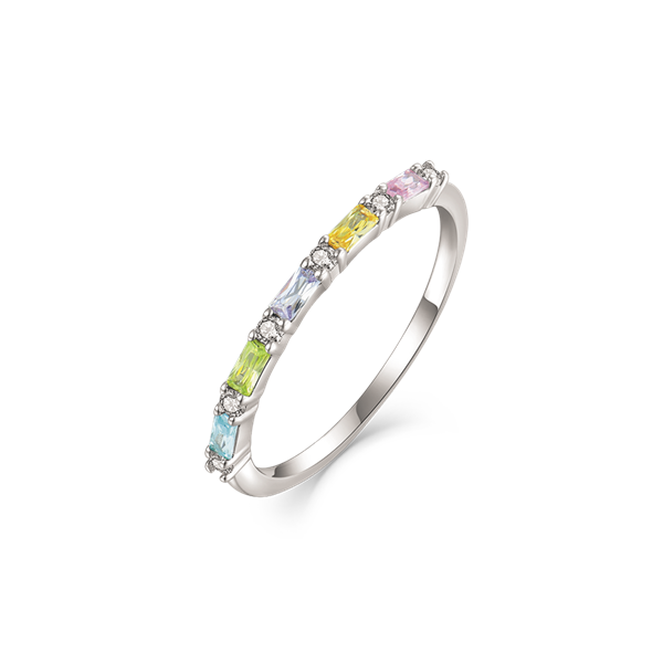 Sølvfarvet ring med rektangulære blå, grønne, gule, lyserøde sten og klare sten imellem.