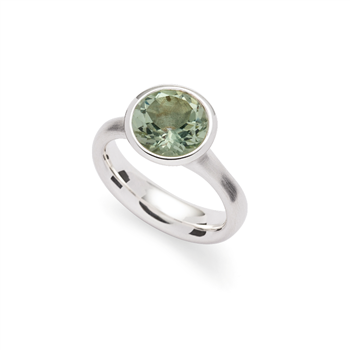 925/- ring,rh.-pl., mat/pol.,amethyst grøn 3,1ct, fra Bastian Inverun