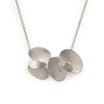 925/- Vedhæng inkl. kæde, rho., sandmat, 45+5cm, fra Bastian Inverun