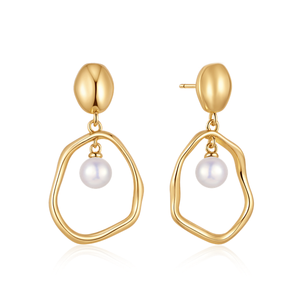 Sølvforgyldte øreringe med organisk form og hvid perle-detalje, glat oval topdel fra Støvring Design.