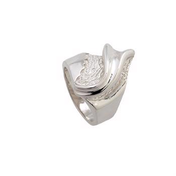 Randers Sølv's Håndlavet fingerring i massiv sølv og med dekorativ halefinne - 16 mm 