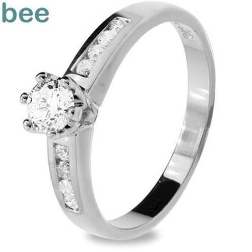 Image of Hvidgulds diamant ring med total en halv carat