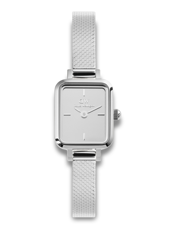Elegant firkantet ur med sølvfarvet urskive og mesh-lænke. Minimalistisk design.