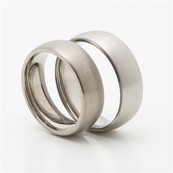 Titanium Vielsesringe, 7 mm bredde, mat & buet overflade
