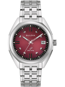 Bulova herreur med rød urskive, sølv armbånd, dato ved 3, teksten "BULOVA" og "262 kHz".