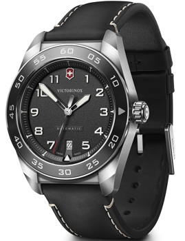 Victorinox ur med sort skive og rem, logo, "AUTOMATIC" tekst, datovindue kl. 6.